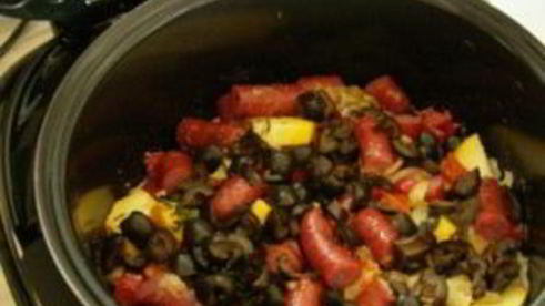 овощное рагу с охотничьими колбасками