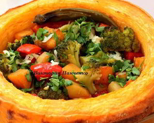 Постное овощное рагу в тыкве