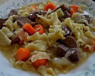 Рагу из говядины с лапшой