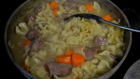 рагу из говядины с лапшой