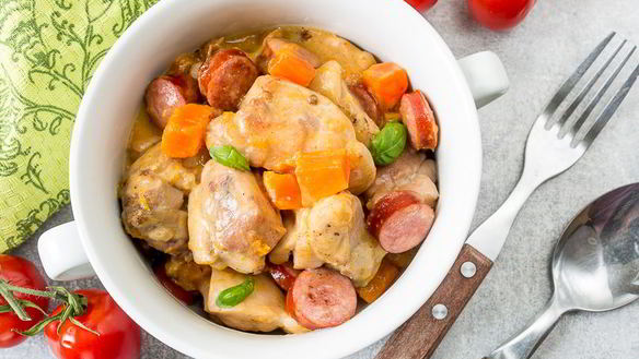 Рецепт Рагу из курицы с колбасками и тыквой