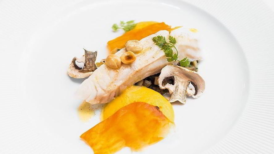 Рецепт тюрбо с пеной из сладкого картофеля и фрикасе из шампиньонов