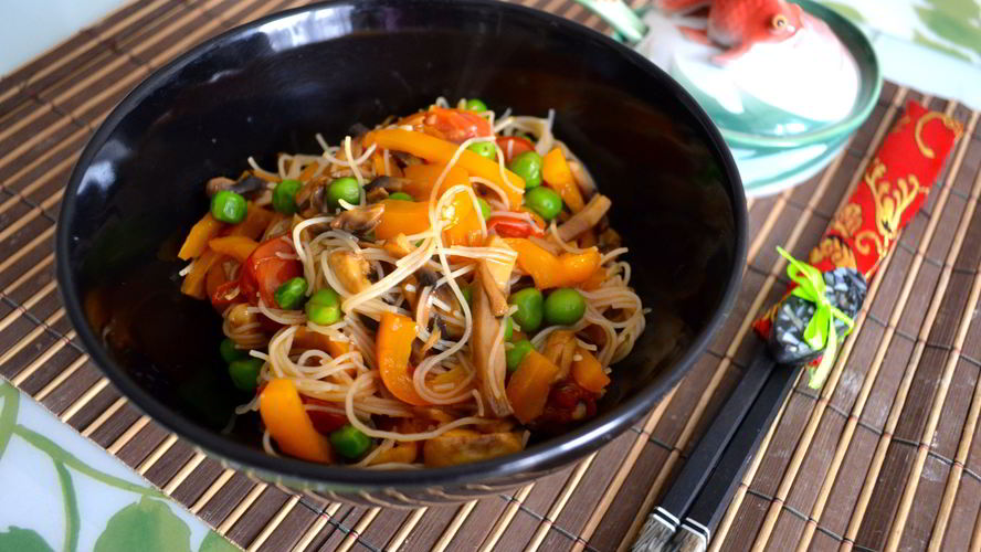 Рецепт рисовой лапши с овощами и соусом терияки