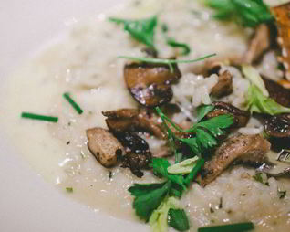 Ризотто с лесными грибами и белым вином