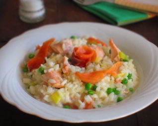 Ризотто с лососем и зеленым горошком