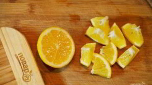 дорадо, запеченная с орехами и гранатом