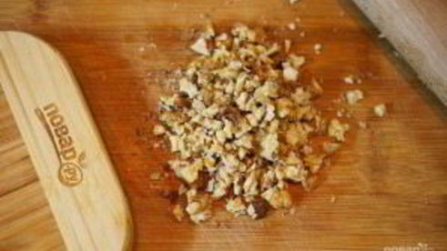 дорадо, запеченная с орехами и гранатом