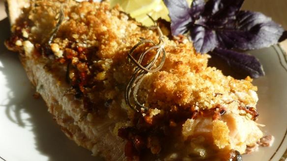 Рецепт Горбуши в панировке из вяленых томатов и базилика