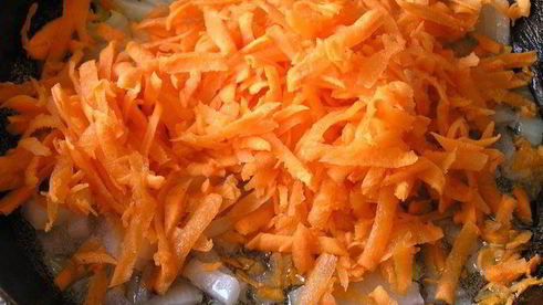 хек в оранжевом пальто