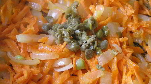 хек в оранжевом пальто