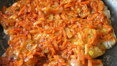 хек в оранжевом пальто