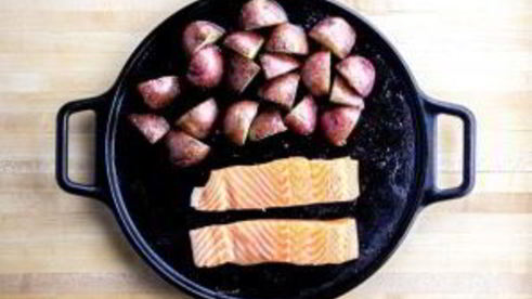 красная рыба с картошкой в духовке