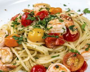 Креветки с овощами