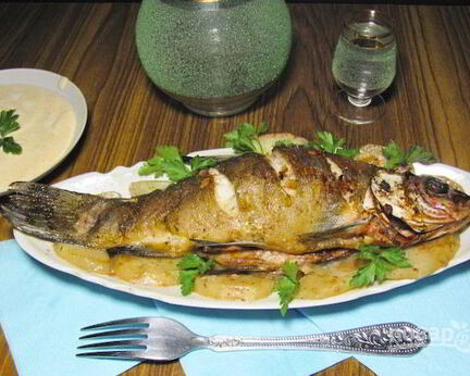 Линь в духовке