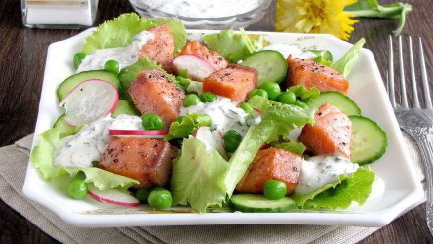 Рецепт лосося с зеленым салатом