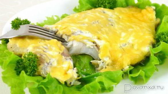 Рецепт Минтая, запеченного пода янтарной шубкой