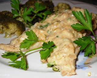 Рыба на пару под луково-горчичным соусом