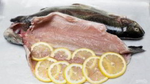 рыба с лимоном в духовке