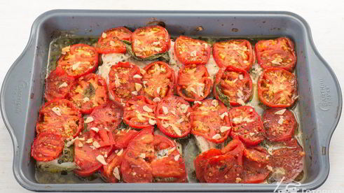 рыба в духовке со шпинатом и помидорами