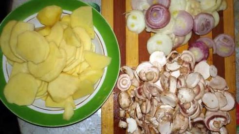 рыба в сметанном соусе с грибами