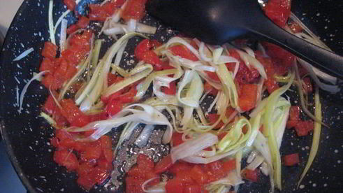 судак под медово-лимонным соусом с луком-пореем