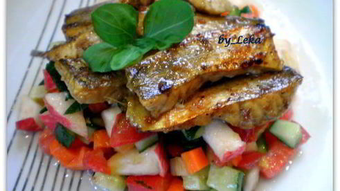 судак в имбирном маринаде на овощной подушке