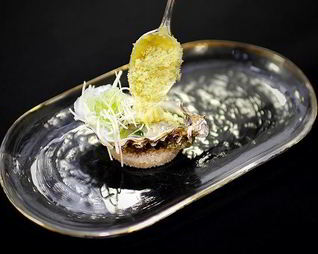 Устрицы с огуречной гранитой
