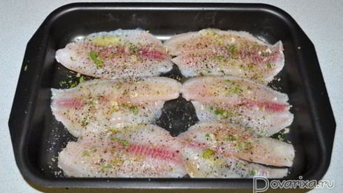 запеченная тилапия с чесноком, лимоном и маслом