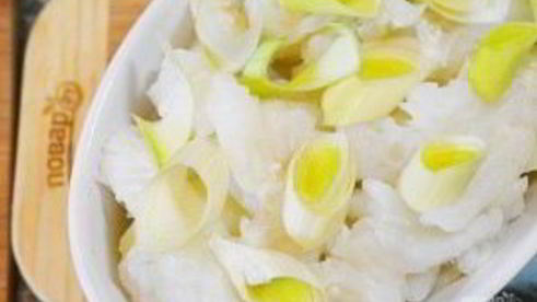 запеченное филе тилапии на картофельной подушке