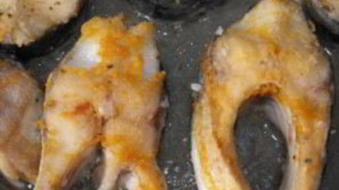 жареная красная рыба