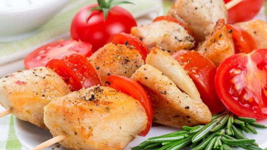 Рецепт домашнего шашлыка из курицы с помидорами