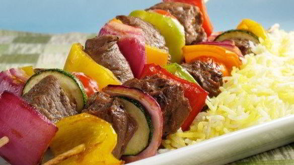 Рецепт Говяжьих шашлыков на гриле с зелеными перцами и цукини