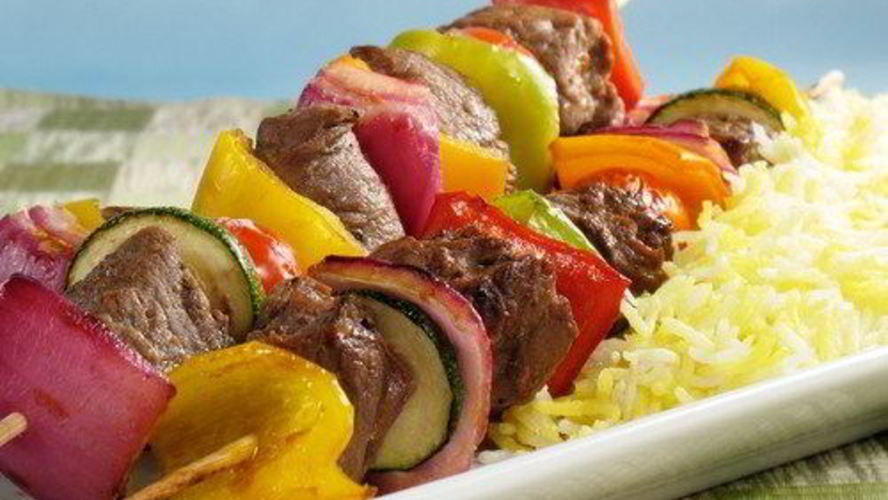 Рецепт говяжьих шашлыков на гриле с зелеными перцами и цукини