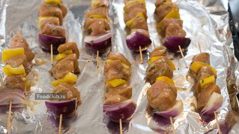 куриные шашлычки с овощами