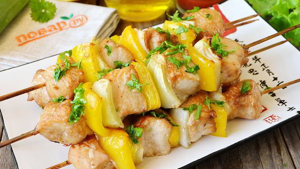 Рецепт Шашлычков из курицы в меду с овощами