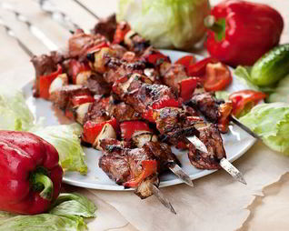 Шашлык из баранины на углях со сладким перцем