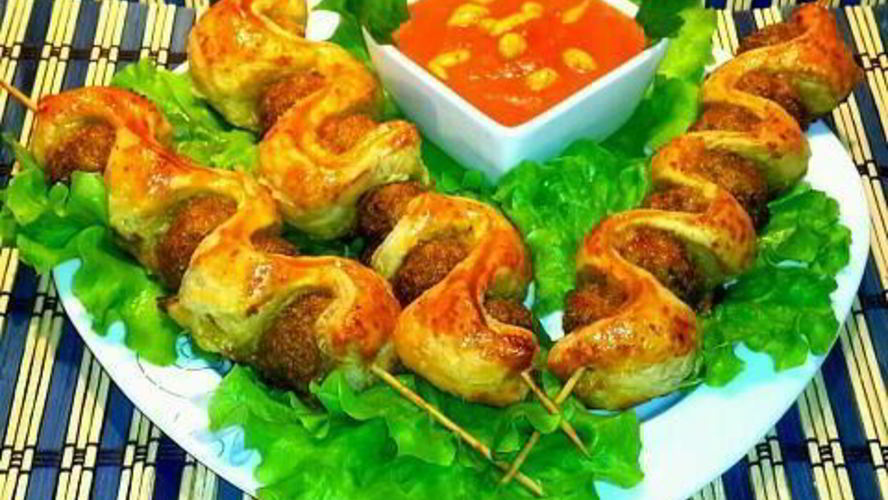 Рецепт шашлыка из фарша со слоеным тестом