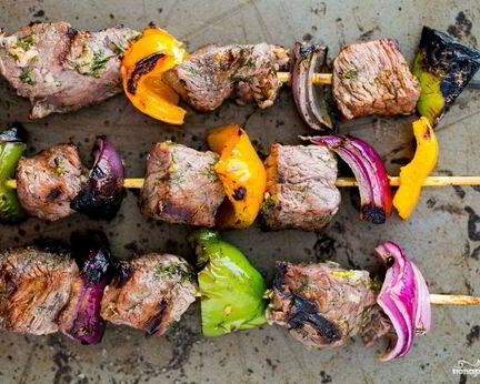 Шашлык из говядины с луком и перцем