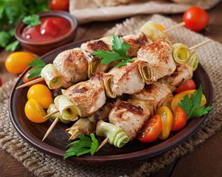 Шашлык из индейки с тушеными овощами