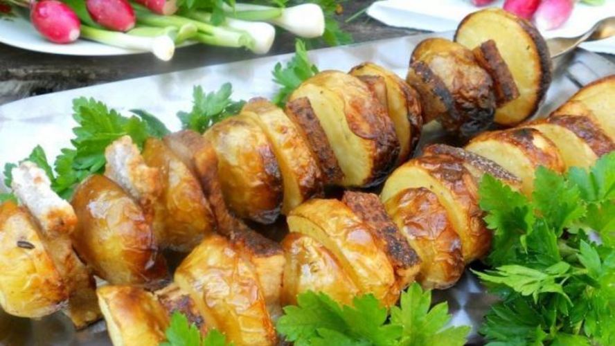 Рецепт шашлыка из картошки с салом