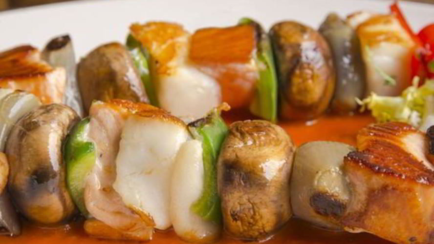 Рецепт шашлыка из лосося под грибным соусом