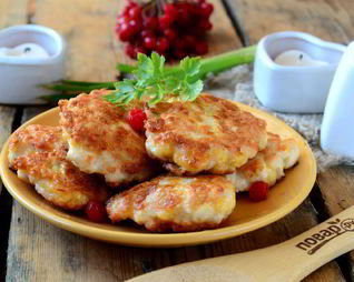 Рубленые шницели из курицы с сыром