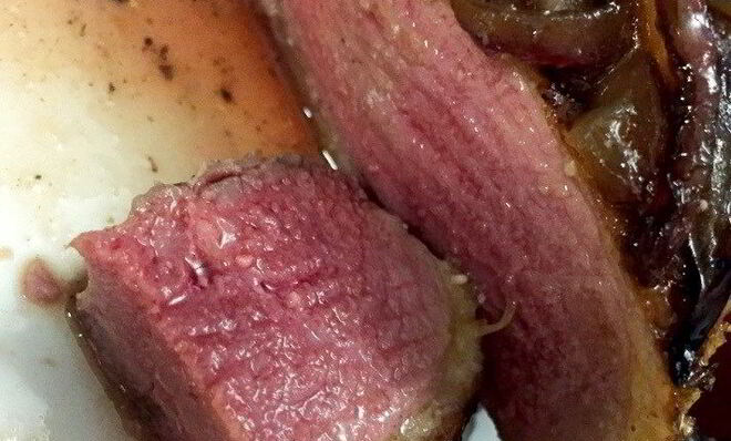 Гриль стейк из утиной грудки с соусом из слив