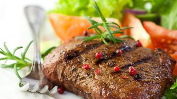 Рецепт Маринованных в красном вине и розмарине говяжьи стейки