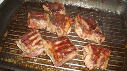 мини стейки на гриле с овощами