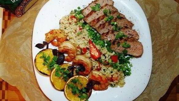 Рецепт Праздничного ужина из булгура с креветками и стейком