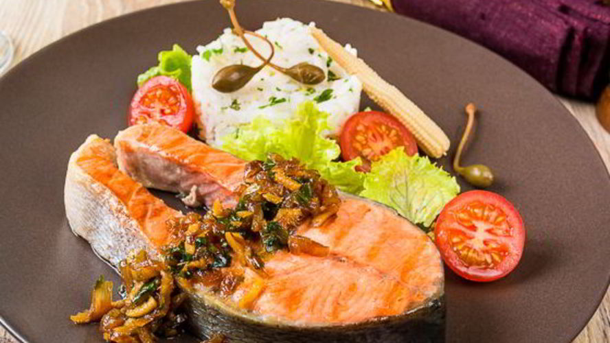 Рецепт пряных стейков из лосося с имбирем