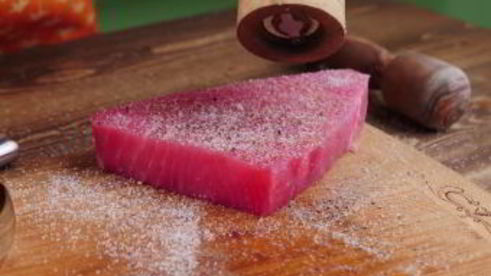 рыбный стейк из тунца