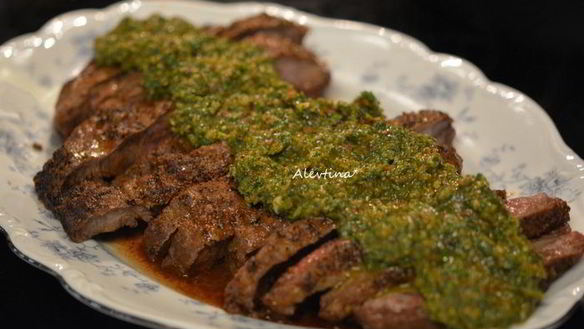 Рецепт Стейка говяжий с соусом чимичурри