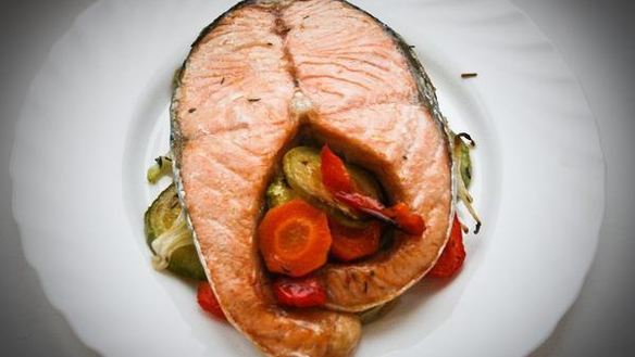 Рецепт Стейка из семги на овощной подушке